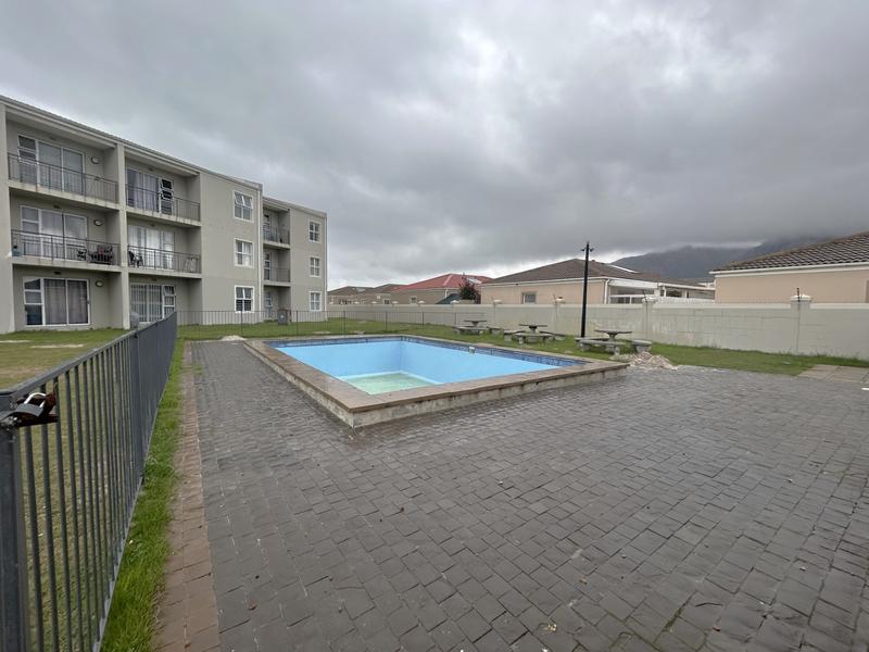 2 Bedroom Property for Sale in Muizenberg Western Cape